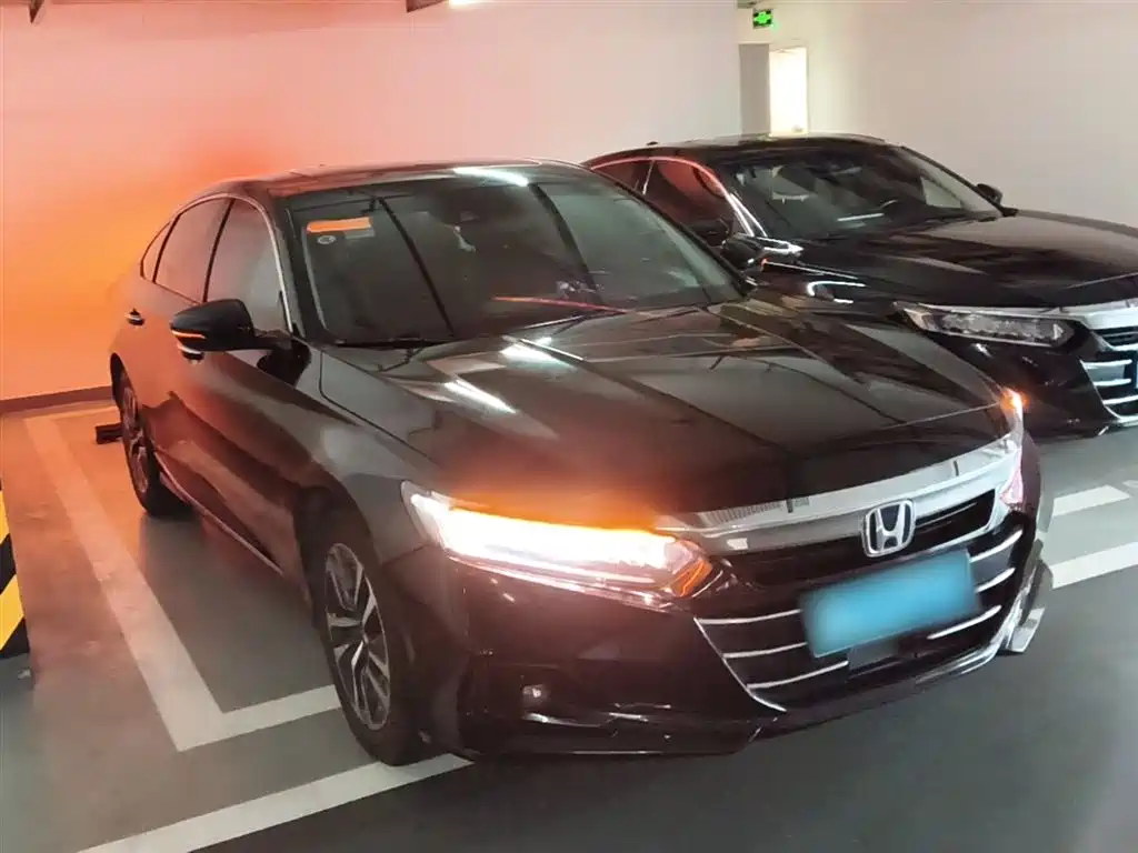 Accord Sharp· Hybrid 2.0 L Sharp Leading