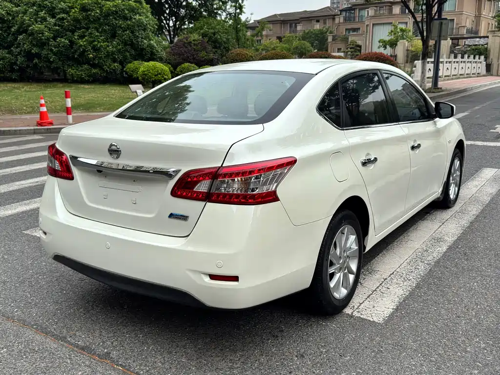 Sylphy 1.6 XV CVT Premium