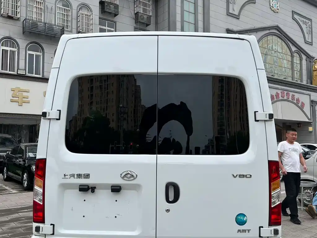 Xintu V80 新途V80 2023款 2.0 T AMT经典傲运通动力版短轴超低顶5/6座