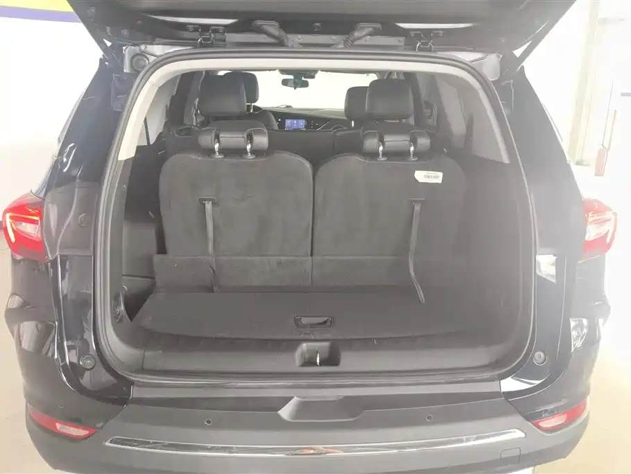 Enclave 28 T 2 WD Battle Flag