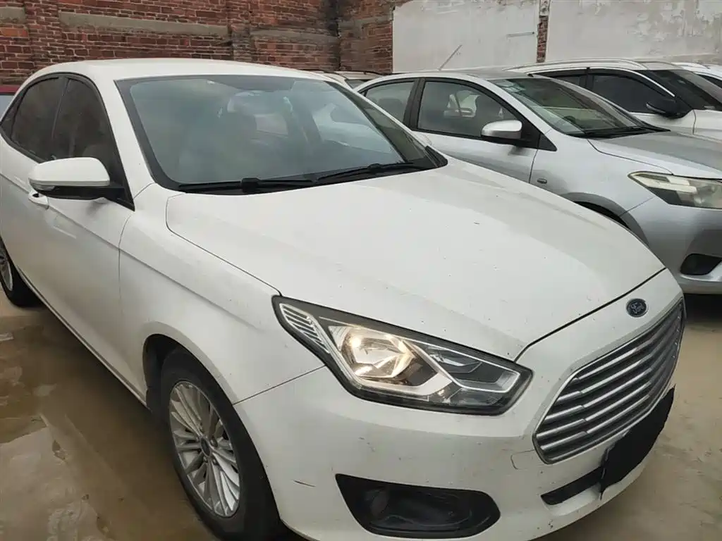Escort 1.5 L Manual Comfort