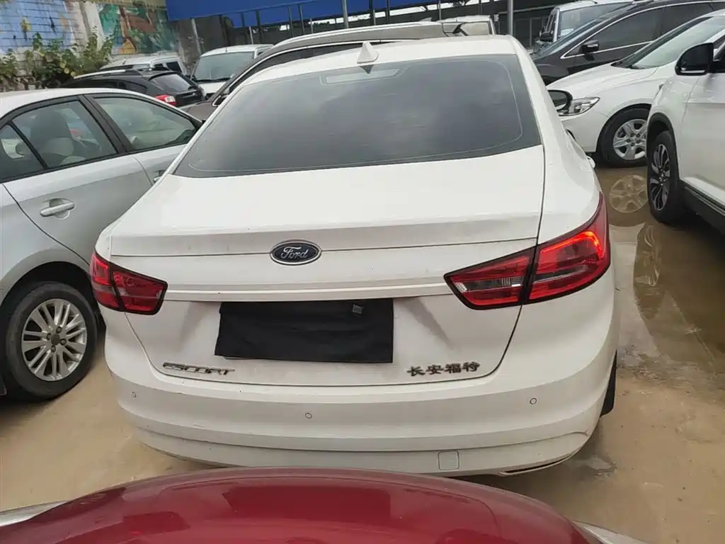 Escort 1.5 L Manual Comfort