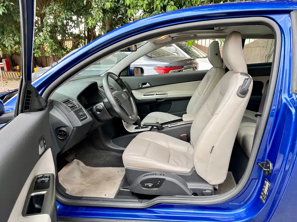Volvo C30 沃尔沃C30 2008款 2.4 i