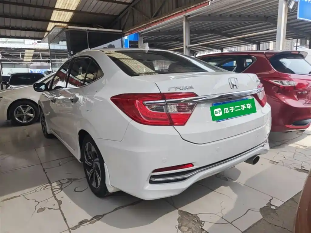 Crider 1.8 L CVT Leading