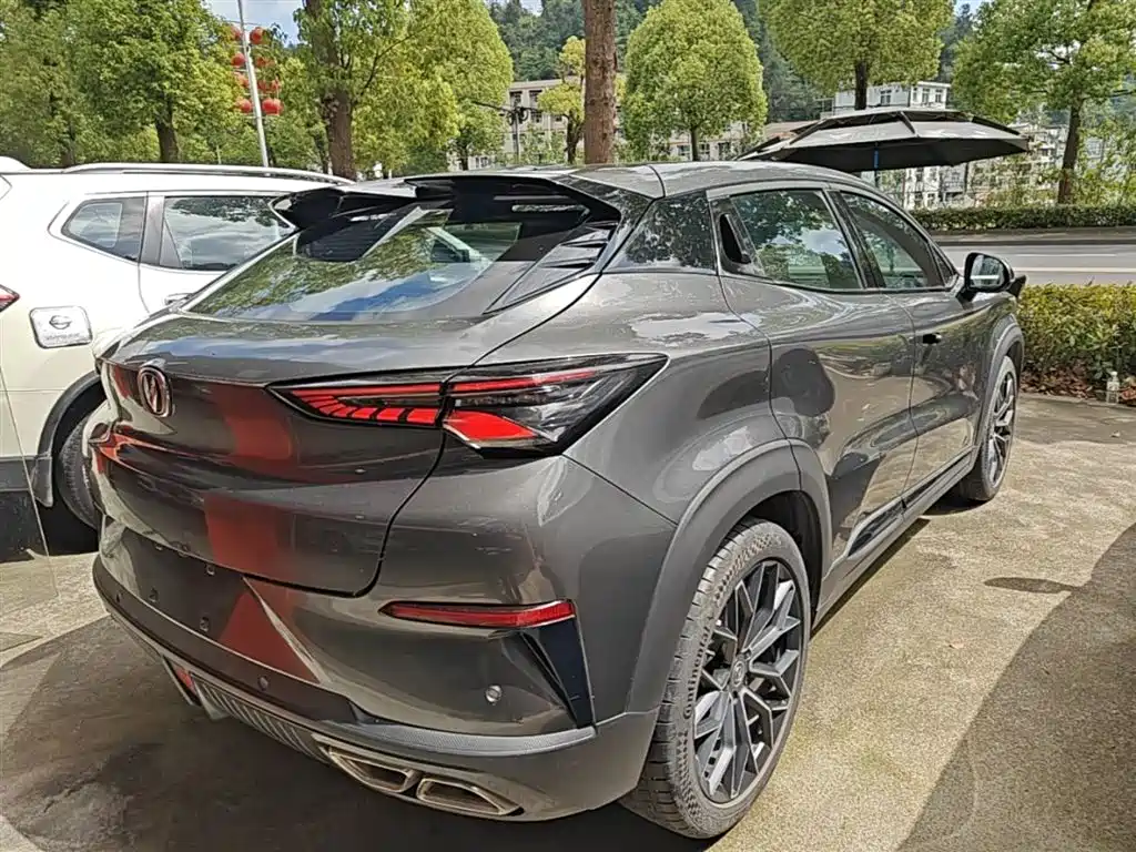 Changan UNI-T 1.5 T Distinguished