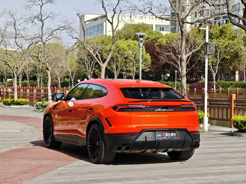 Urus SE 4.0 T Standard