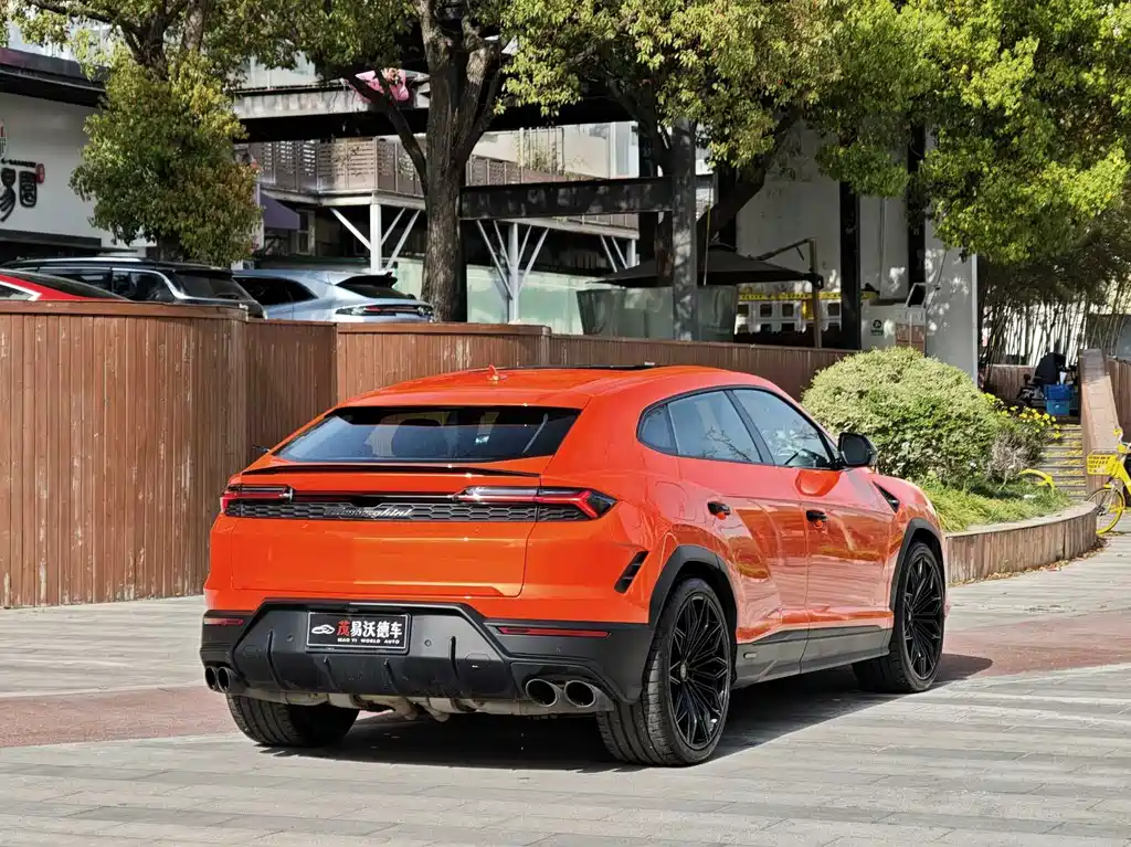 Urus SE 4.0 T Standard