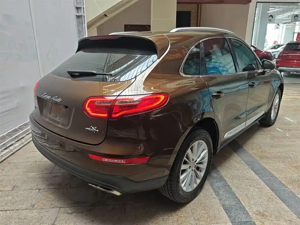 Zotye SR9 2.0 T Auto Ultimate Light