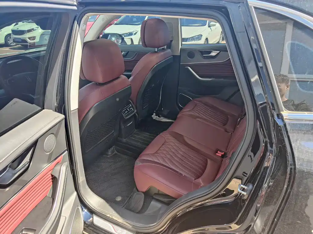 Hongqi HS5 2.0 T Flagship Enjoyment Pro