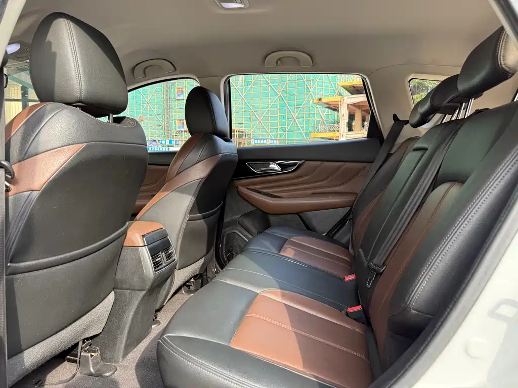 Dongfeng Fengshen AX7 Classic 1.6 T Auto Elite