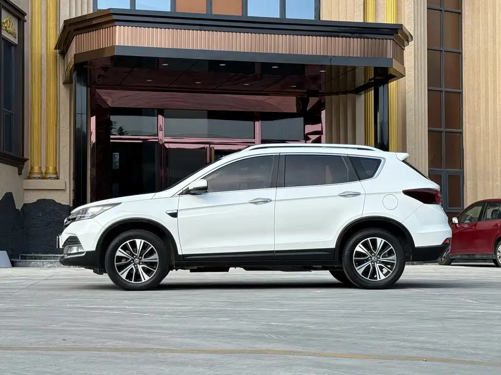 Dongfeng Fengshen AX7 Classic 1.6 T Auto Elite