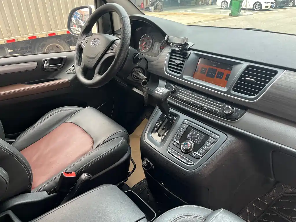 Maxus G10 PLUS 2.0 T Auto Executive