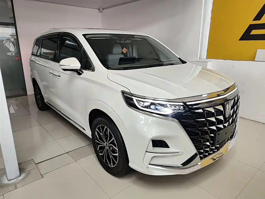 Roewe iMAX8 NEV 荣威iMAX8新能源 2025款 1.5 T DMH 陆尊至享版