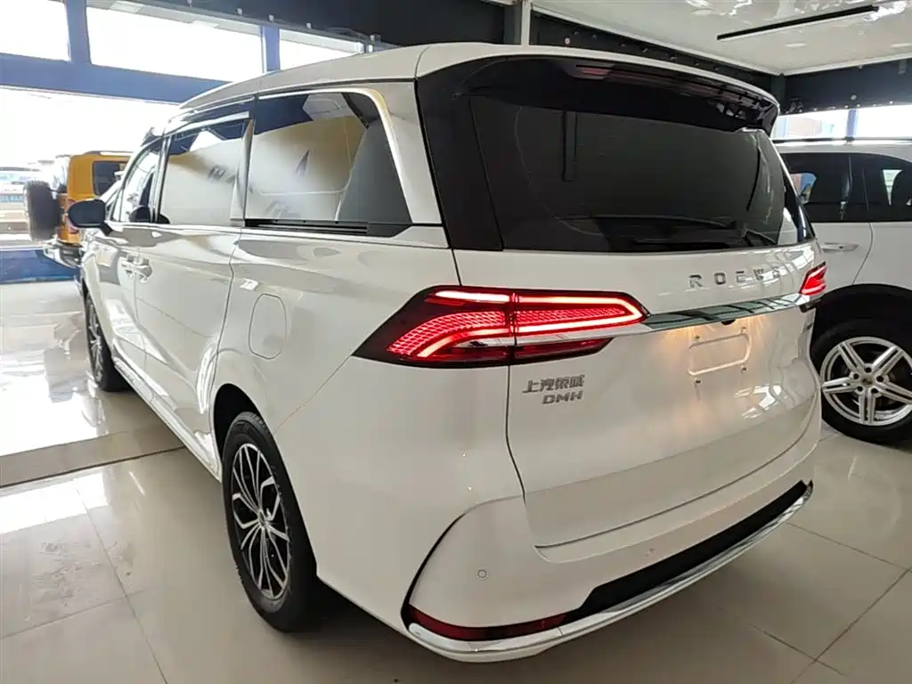 Roewe iMAX8 NEV 荣威iMAX8新能源 2025款 1.5 T DMH 陆尊至享版