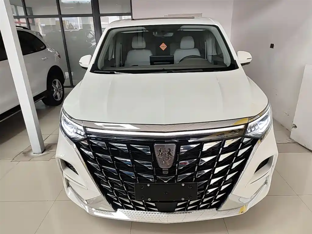 Roewe iMAX8 NEV 荣威iMAX8新能源 2025款 1.5 T DMH 陆尊至享版
