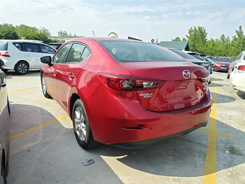 Mazda 3 Axela Sedan 1.5 L Auto Luxury