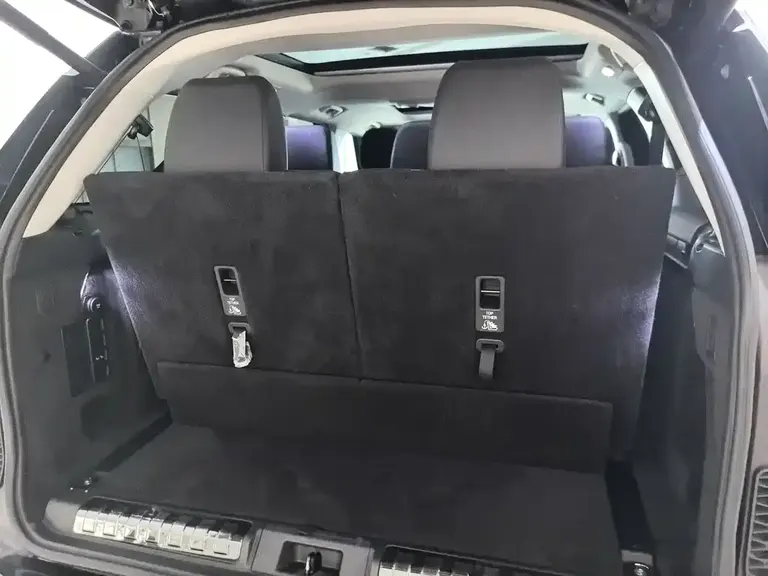 Land Rover Discovery 3.0 SC V6 30 Anniversary Special Edition