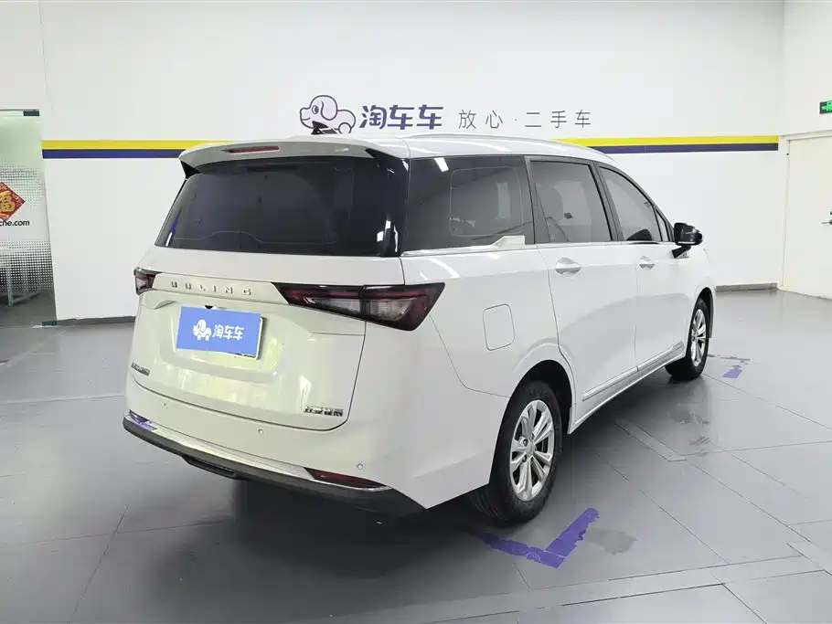 Wuling Jiachen 1.5 T Manual Light Enjoyment Active