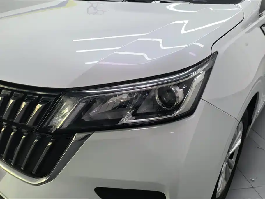 Wuling Jiachen 1.5 T Manual Light Enjoyment Active