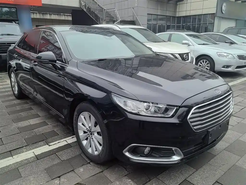 Taurus EcoBoost 180 Luxury