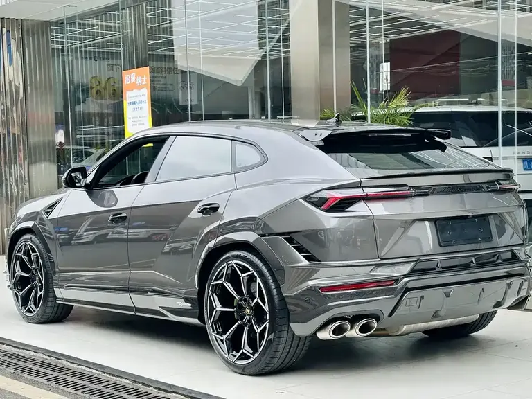 Lamborghini Urus 4.0 T V8 Performante