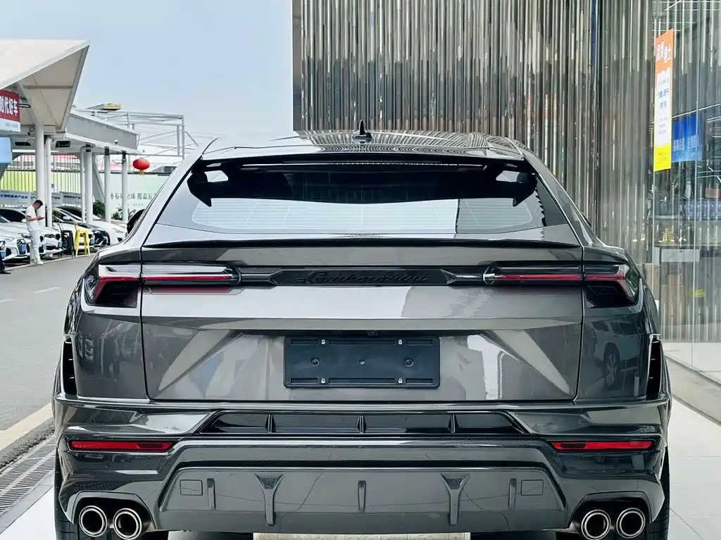 Urus 4.0 T V8 Performante
