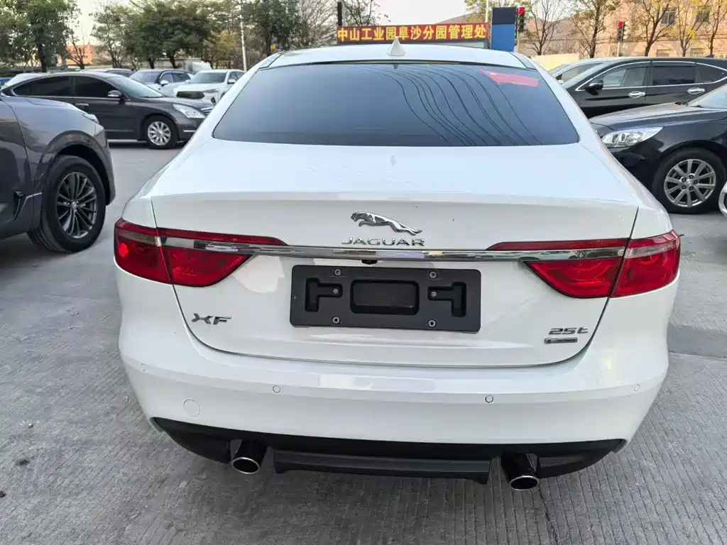 Jaguar XF XF 2.0 T 2 WD Elegance
