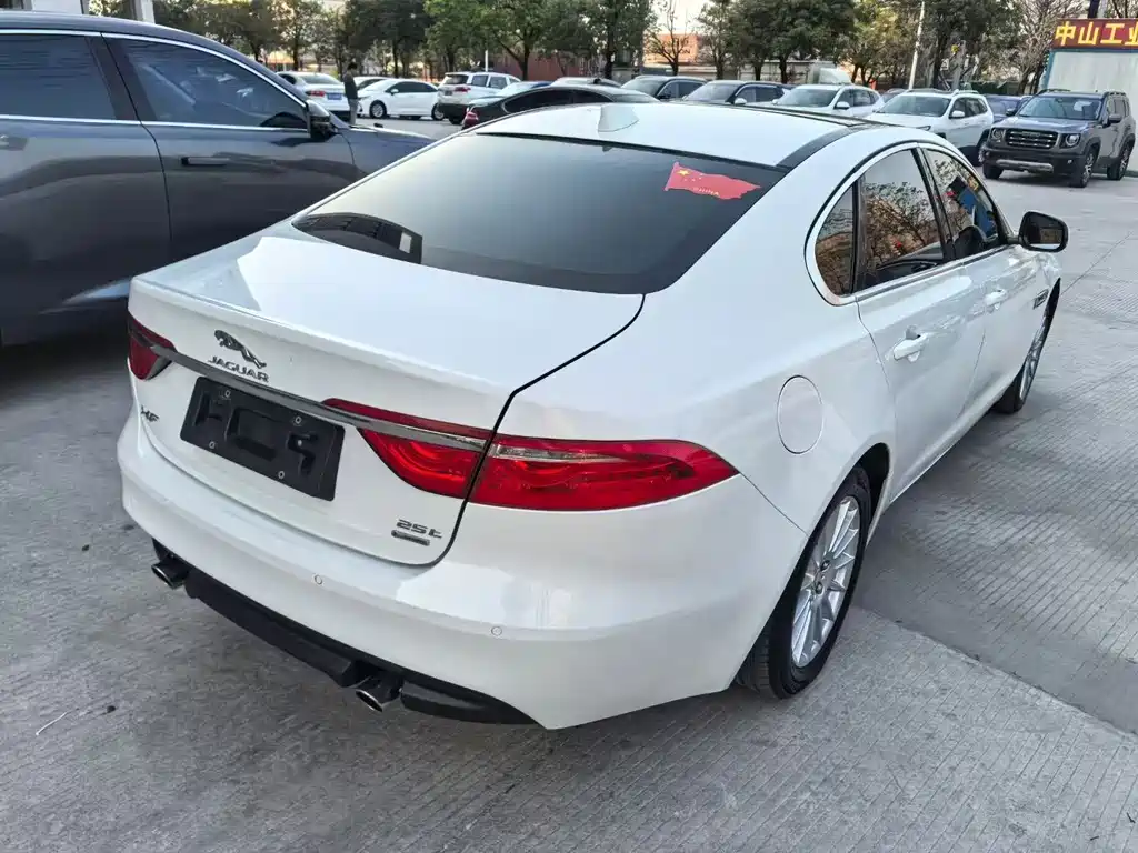 Jaguar XF XF 2.0 T 2 WD Elegance