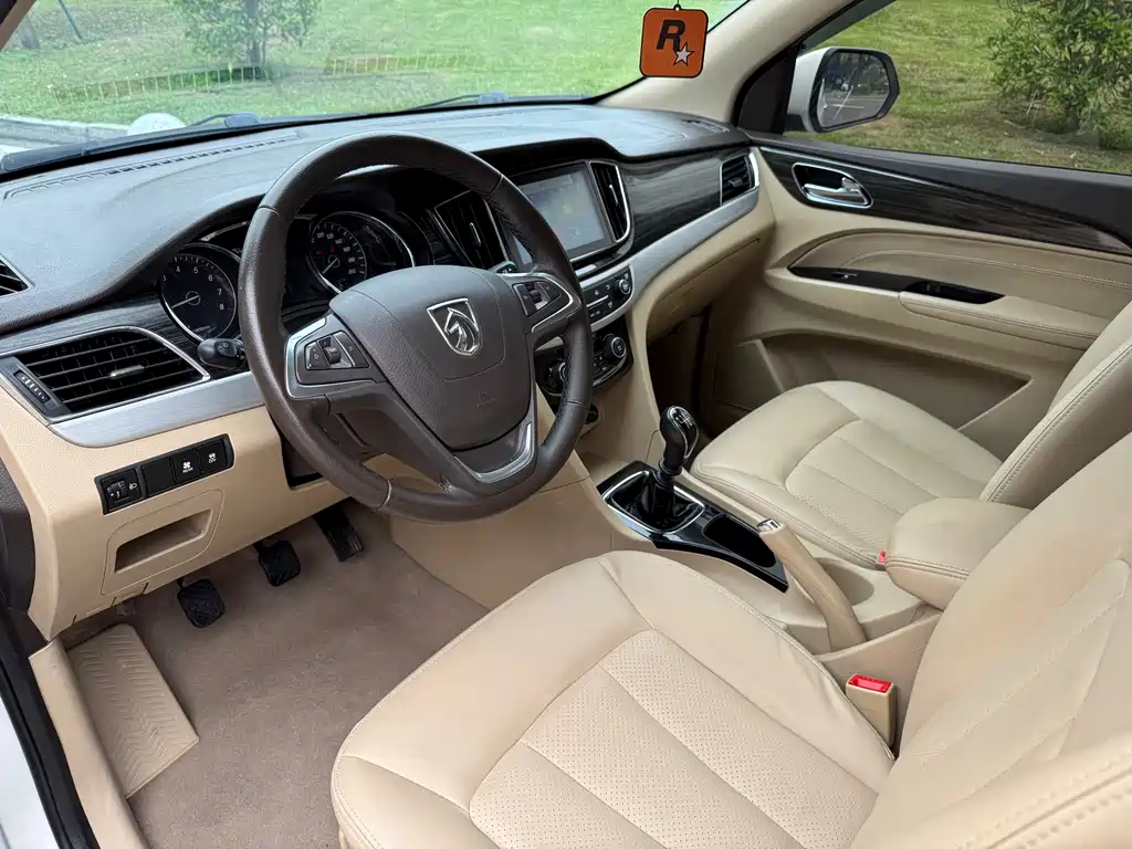 Baojun 730 1.5 T Manual Luxury 7-seat