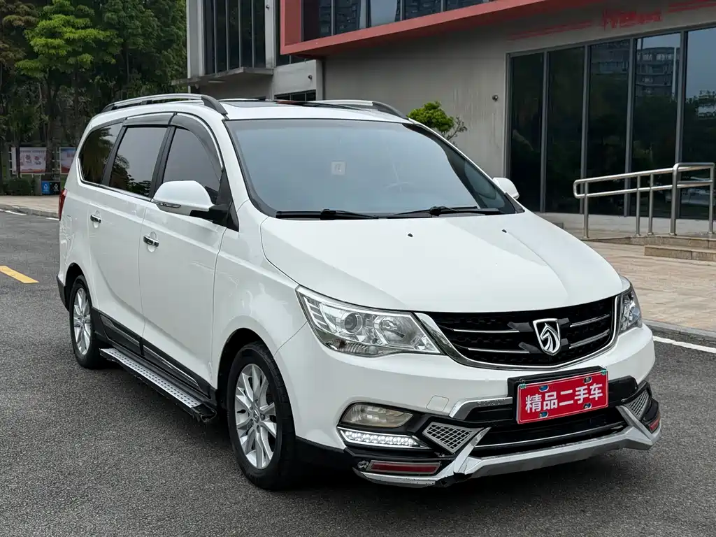 Baojun 730 1.5 T Manual Luxury 7-seat