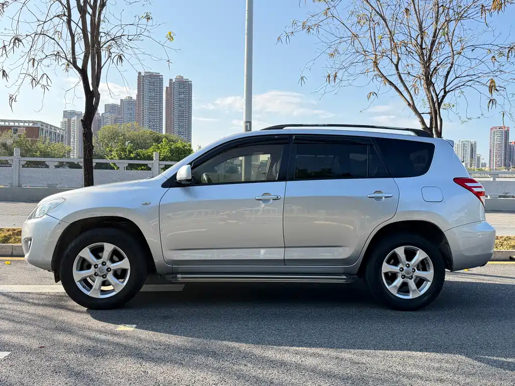 RAV4 Special Enjoyment 2.0 L Auto Classic