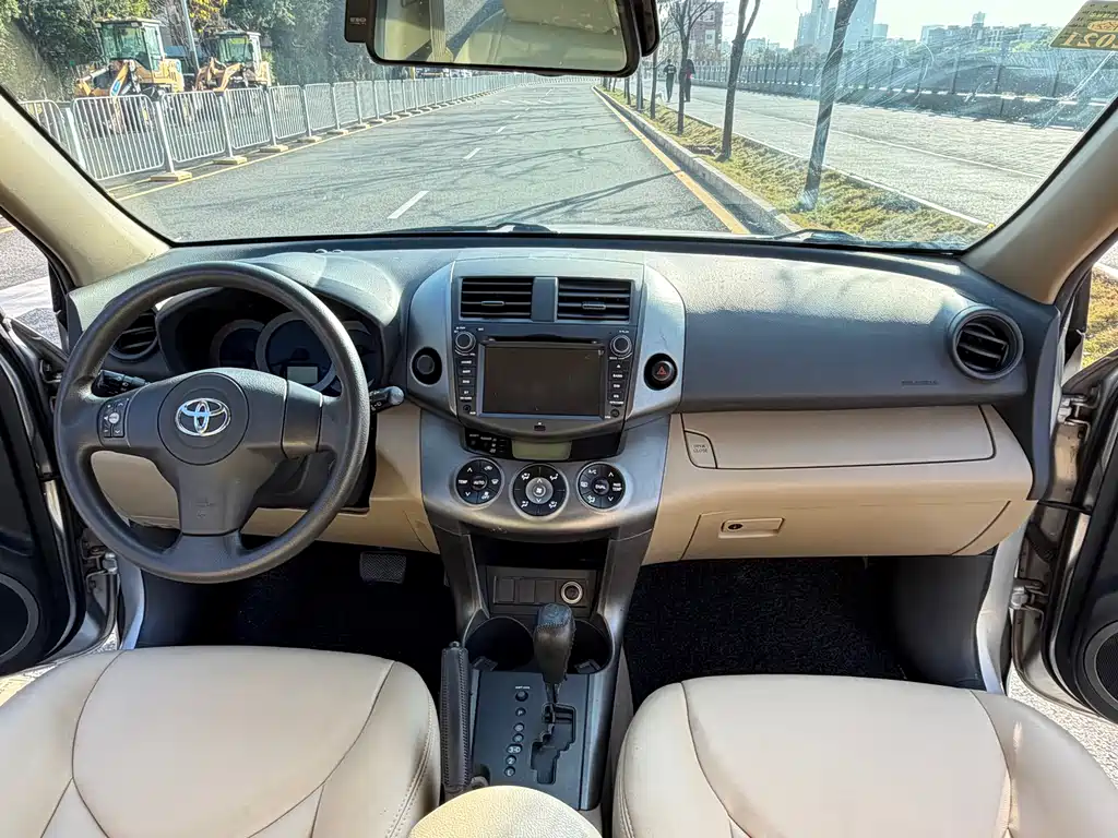 RAV4 Special Enjoyment 2.0 L Auto Classic