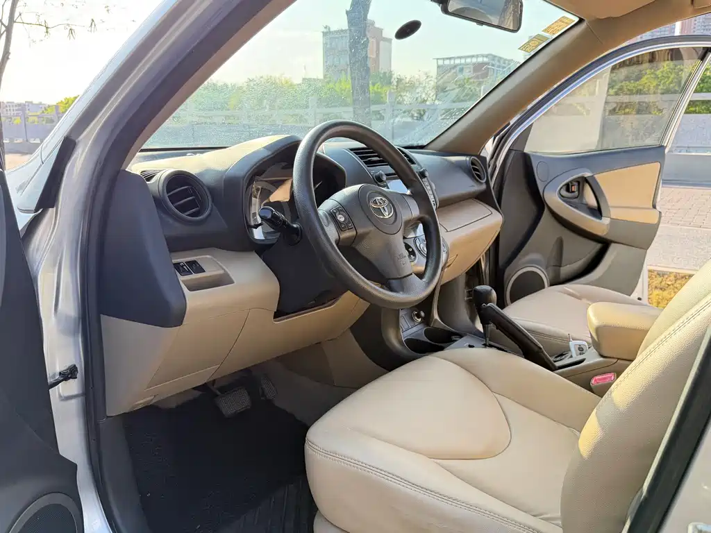 RAV4 Special Enjoyment 2.0 L Auto Classic