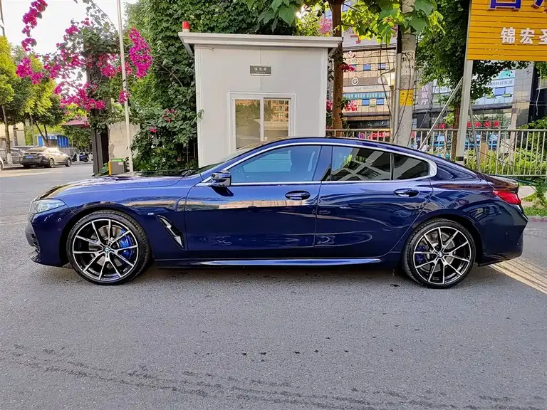 BMW 8 Series 840 i xDrive 4-door Coupe M Sport Package