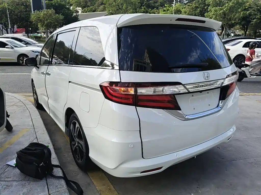 Odyssey Facelift 2.4 L Smart Enjoyment