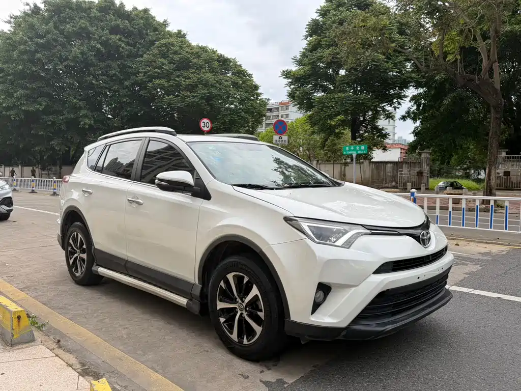 RAV4 2.0 L CVT 2 WD Style CN-V