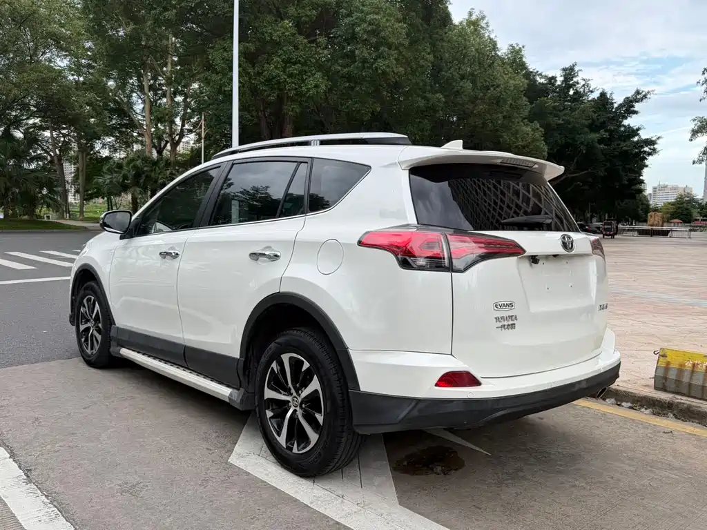 RAV4 2.0 L CVT 2 WD Style CN-V