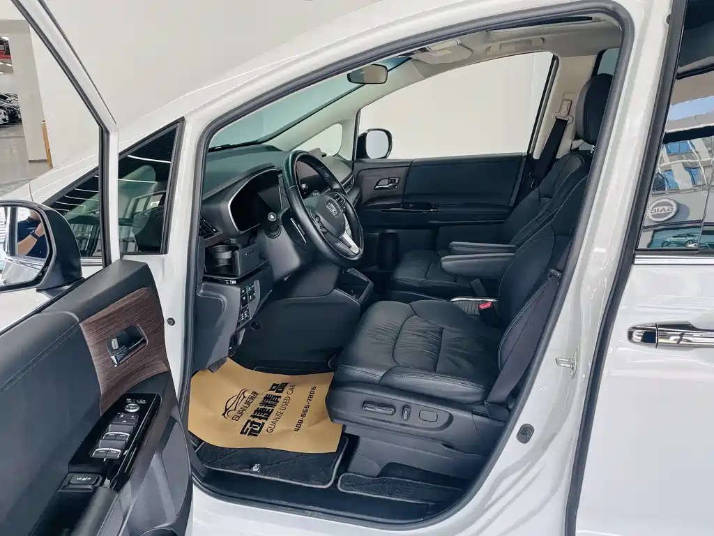 Odyssey 2.0 L e:HEV Sharp· Shine Enjoyment