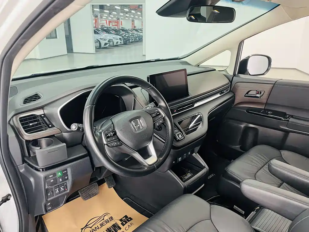 Odyssey 2.0 L e:HEV Sharp· Shine Enjoyment