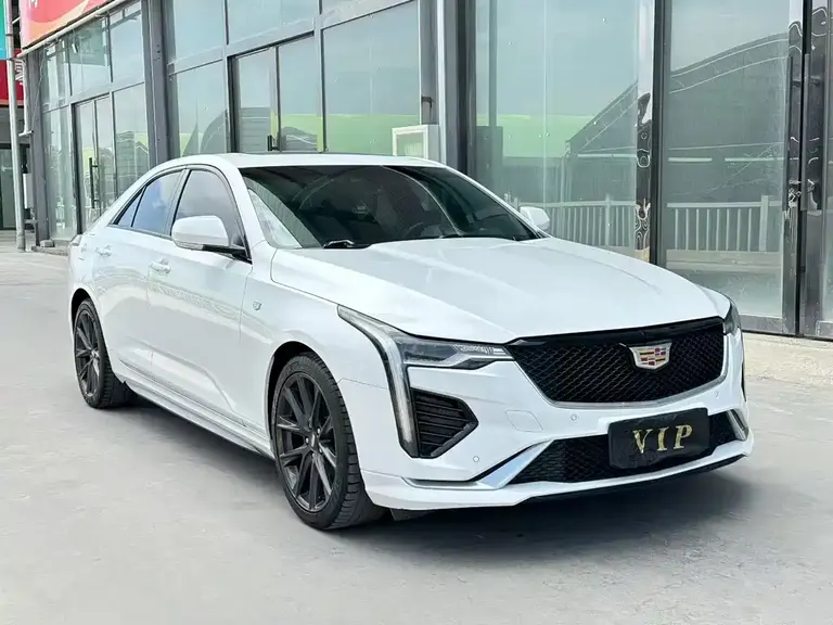 Cadillac CT4 28 T Distinguished