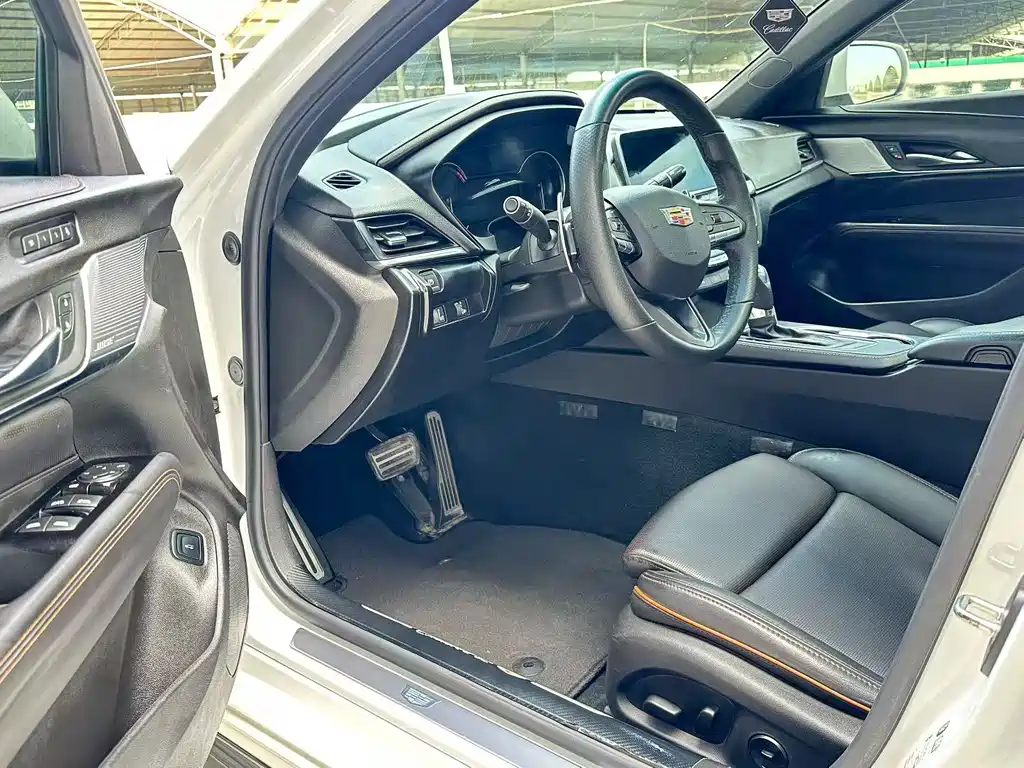 Cadillac CT4 28 T Distinguished