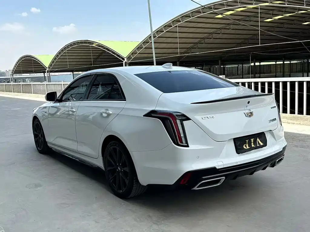 Cadillac CT4 28 T Distinguished