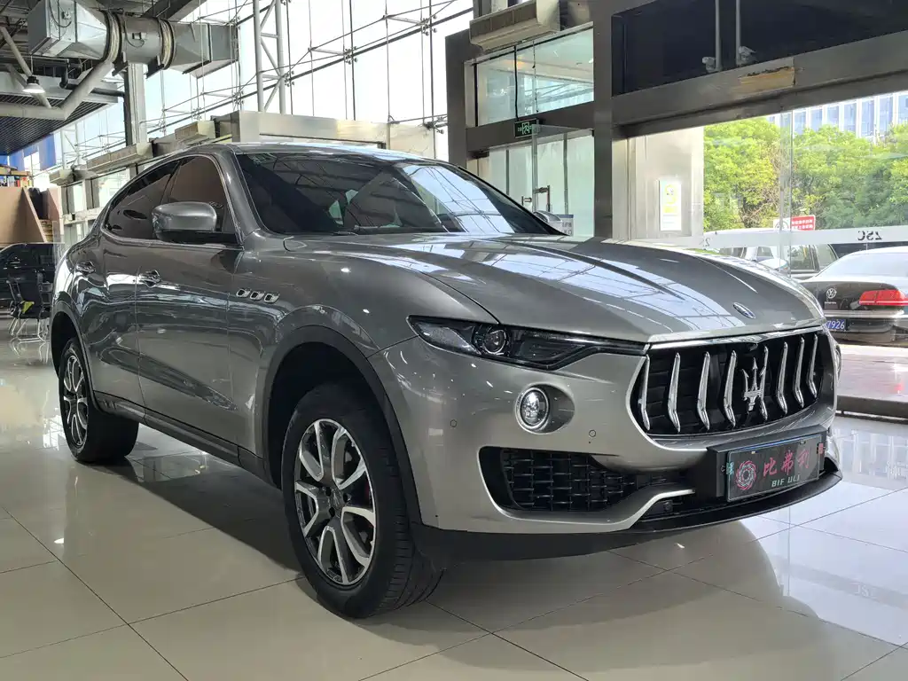 Levante 3.0 T Standard