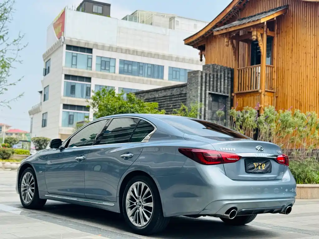 Infiniti Q50 L 2.0 T Progressive Enjoyment CN-V