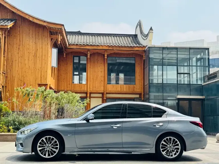 Infiniti Q50 L 2.0 T Progressive Enjoyment CN-V