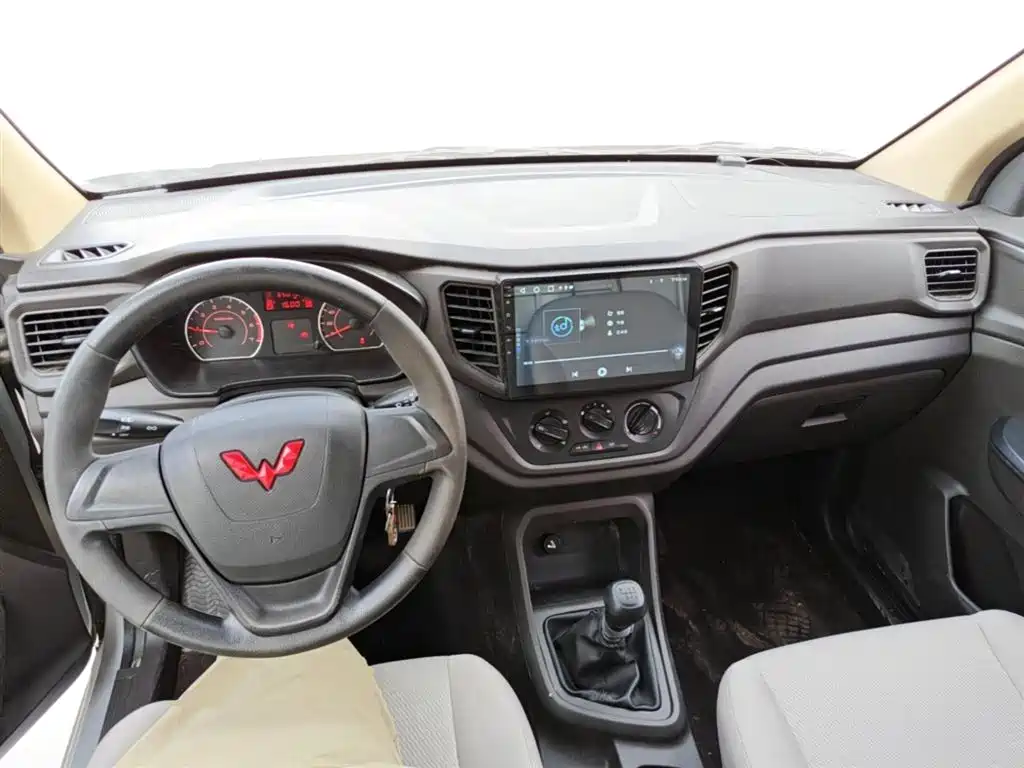 Wuling Hongguang V 五菱宏光V 2022款 1.5 L劲取版封窗车液压助力LAR