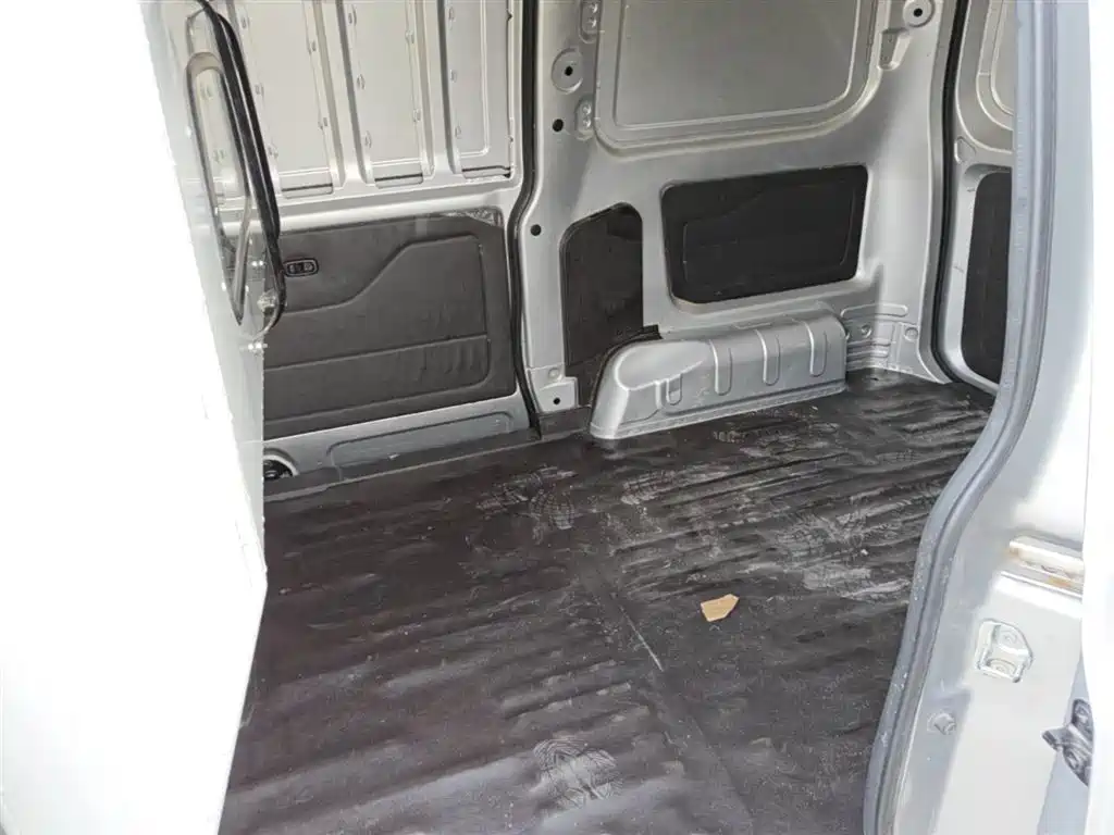 Wuling Hongguang V 五菱宏光V 2022款 1.5 L劲取版封窗车液压助力LAR