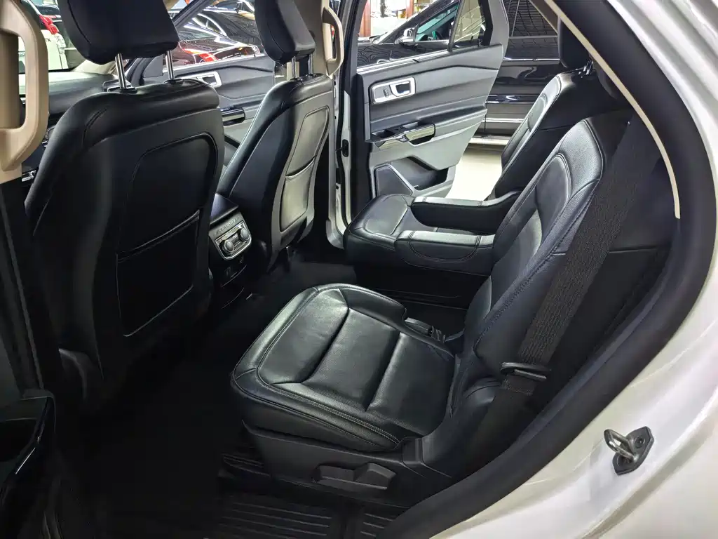Explorer EcoBoost 285 4 WD Titanium 6-seat