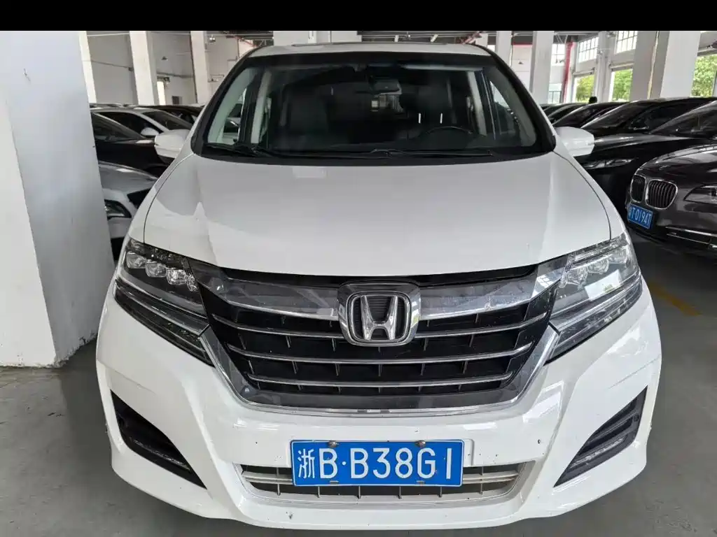 Elysion 2.4 L Luxury