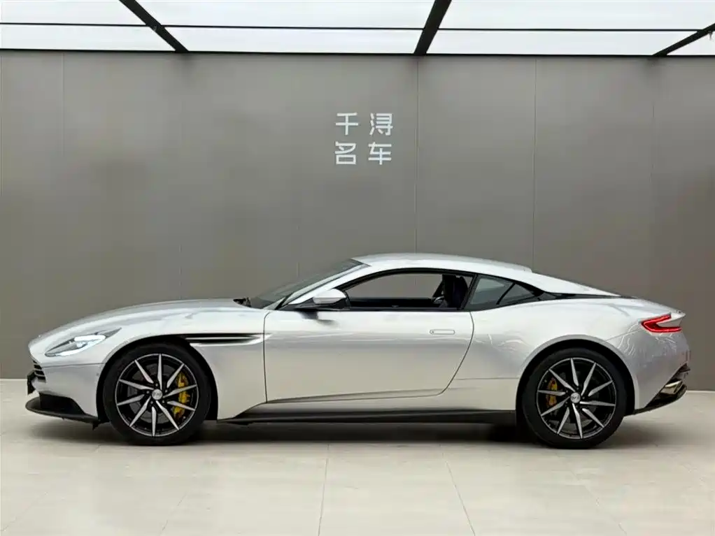 Aston Martin DB11 4.0 T V8 Coupe